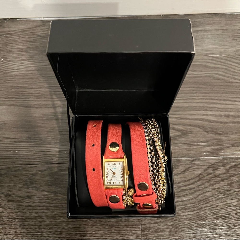 La Mer Tokyo Coral Chain Wrap Around Bracelet Watch